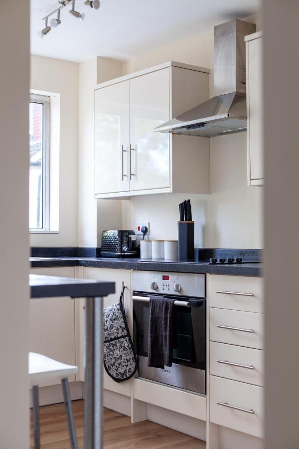 Lovely Studio Flat In Wimbledon W/ Free Parking London Exterior photo