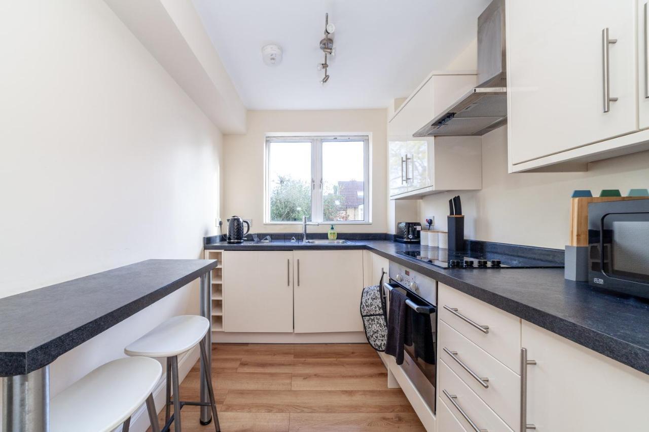 Lovely Studio Flat In Wimbledon W/ Free Parking London Exterior photo