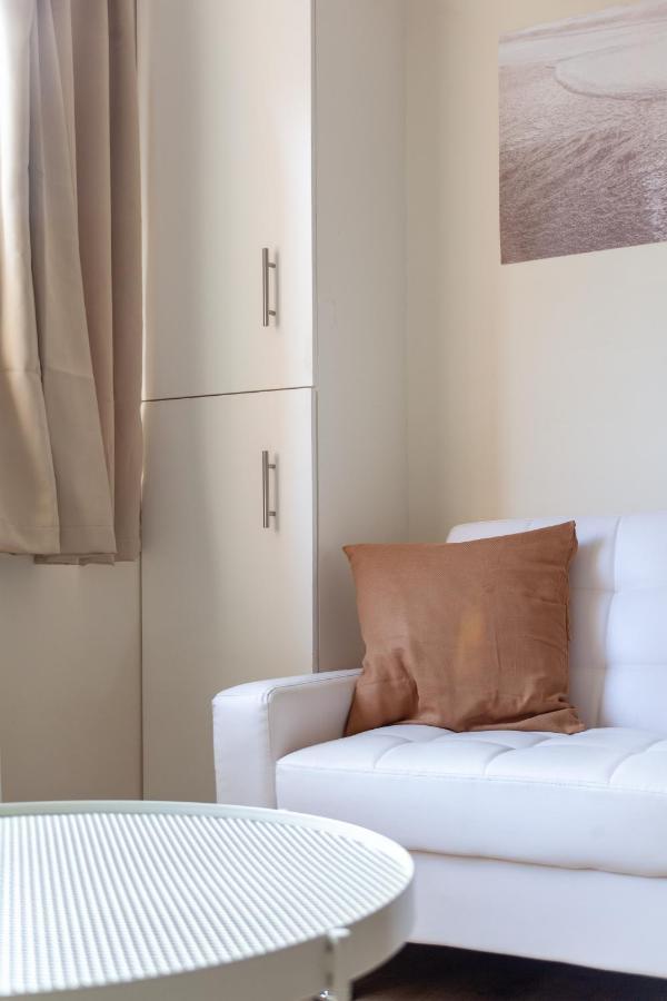 Lovely Studio Flat In Wimbledon W/ Free Parking London Exterior photo